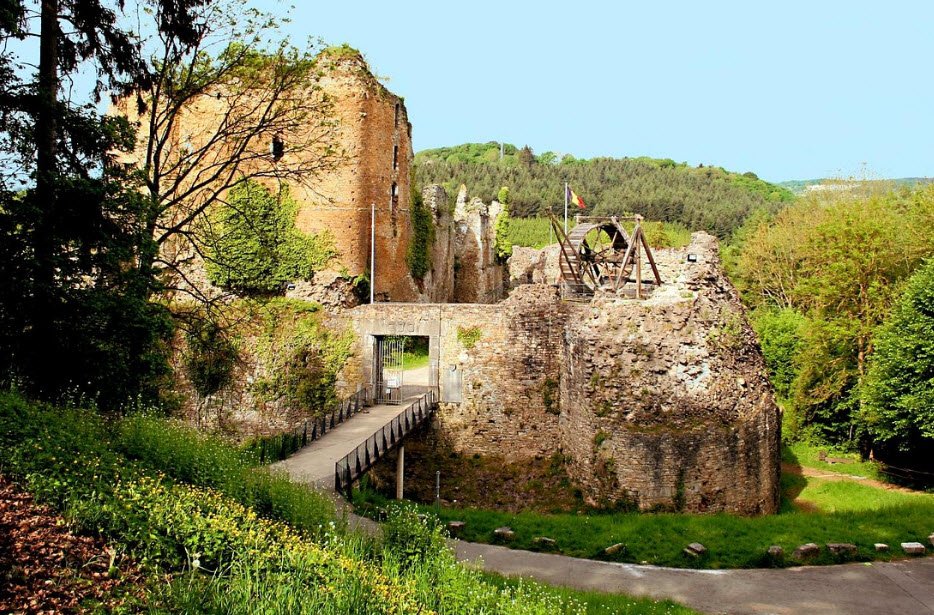Ruines du Château de Fays, Sprimont, Belgium